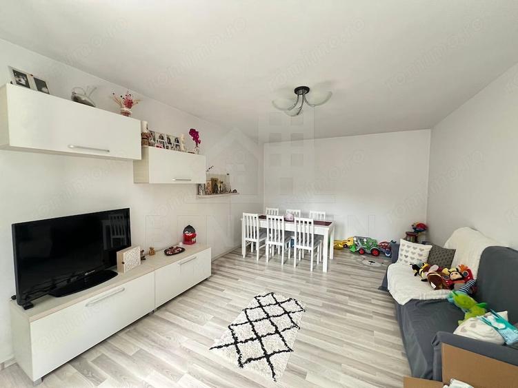 Casă cu 16 camere cu Teren 1100 Mp în Central