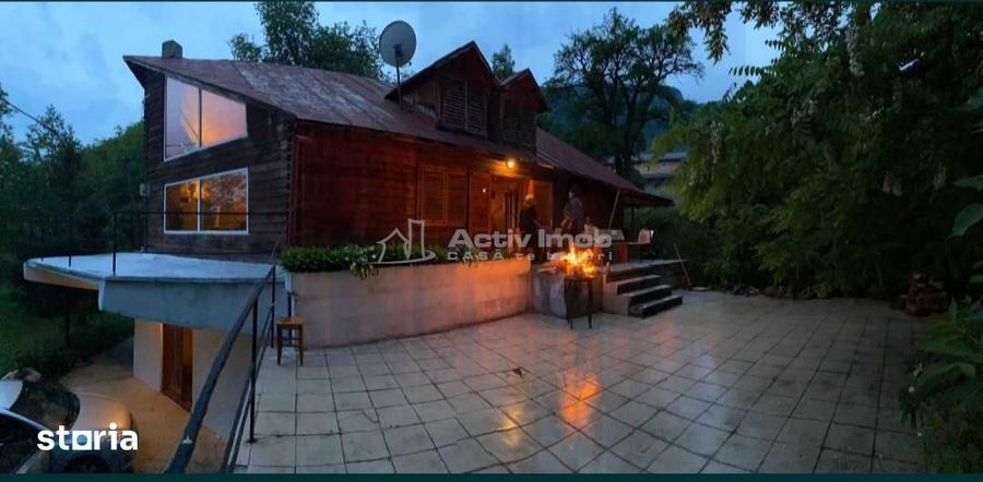 Casă cu 6 camere cu Teren 1618 Mp în Bran