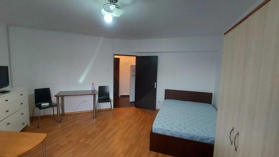Garsonieră decomandată în Nord