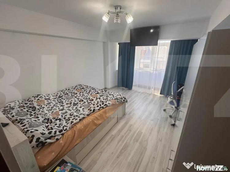 Apartament cu 4 camere decomandat în Central