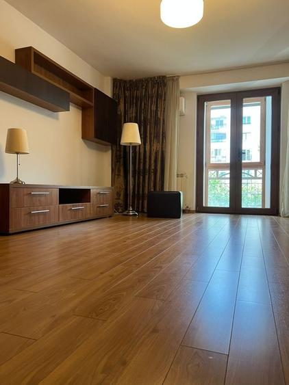 Apartament cu 3 camere decomandat, mobilat în Națiunile Unite