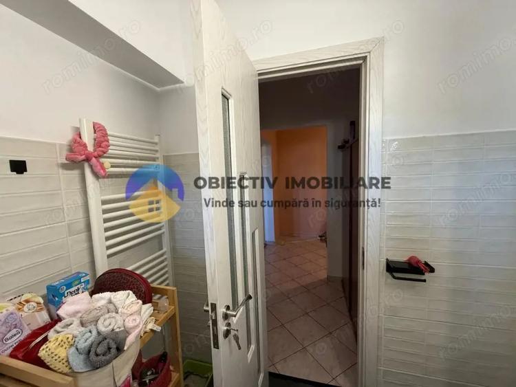 Garsoniera spa?ioasa de vanzare 67,76 mp Zona 1 Mai - 12