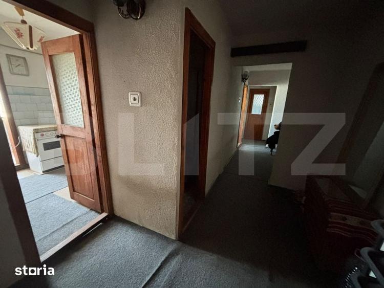 Apartament cu 3 camere decomandat în Micro 12