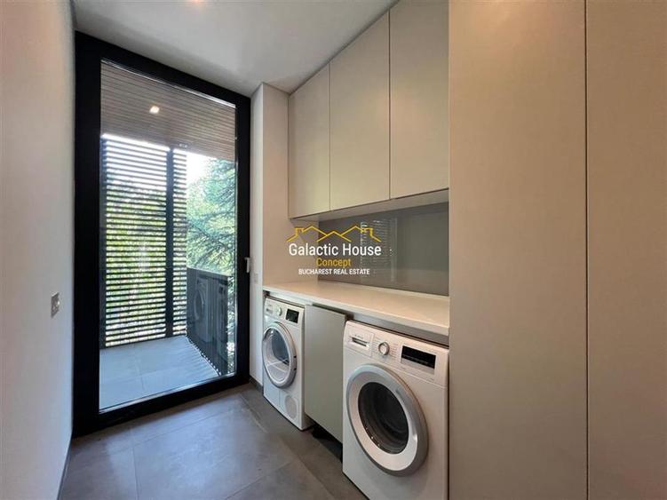 Apartament cu 5 camere decomandat în Primăverii