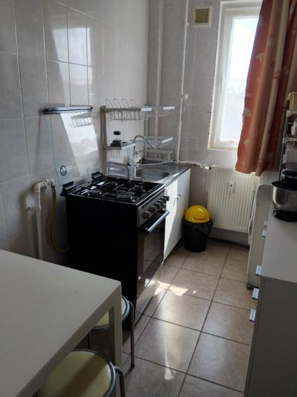 Apartament cu 2 camere semidecomandat în Intim