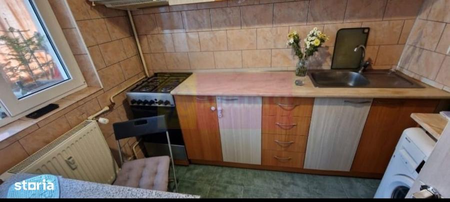 Apartament cu 3 camere, mobilat în Berceni