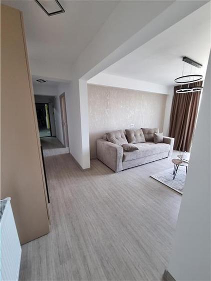 Apartament cu 2 camere decomandat, mobilat în 1 Mai