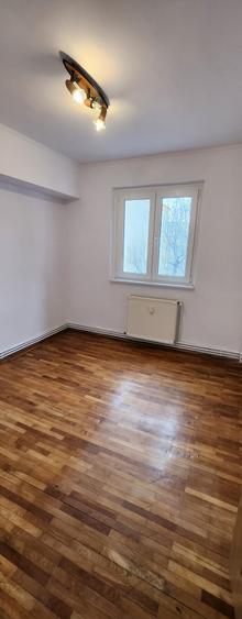 Apartament cu 2 camere in Centrul Civic, etaj 3/4, balcon,SC 38,9 mp, zona verde - 12