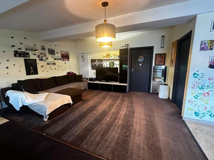 Duplex cu 8 camere cu Canalizare în Ciorogârla
