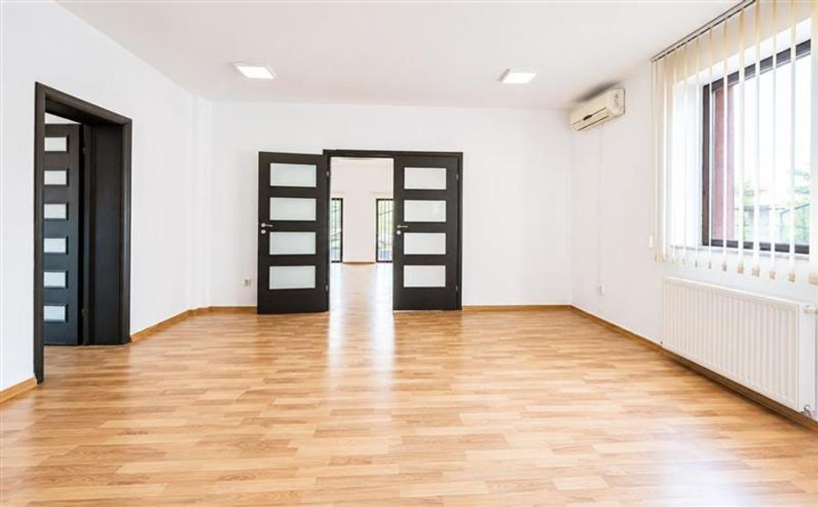 Spatiu versatil ultracentral, 125 mp, curte, parcare, clasa A, Brasov - 2