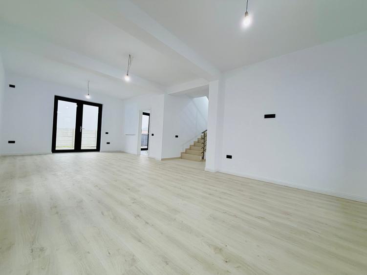 Casă individuală cu 5 camere cu Piscina în Berceni