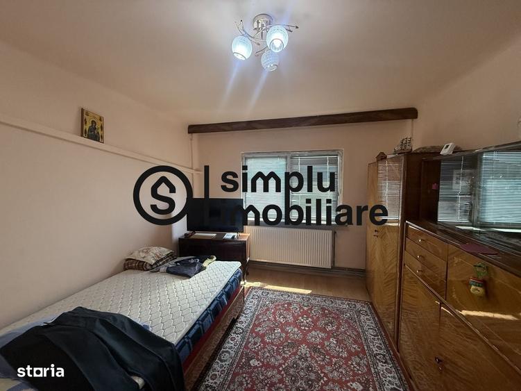 Apartament cu 4 camere decomandat în 1 Mai