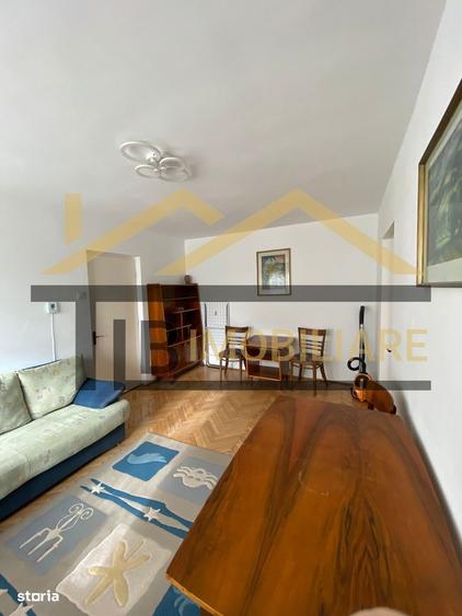 Apartament cu 3 camere semidecomandat în Central