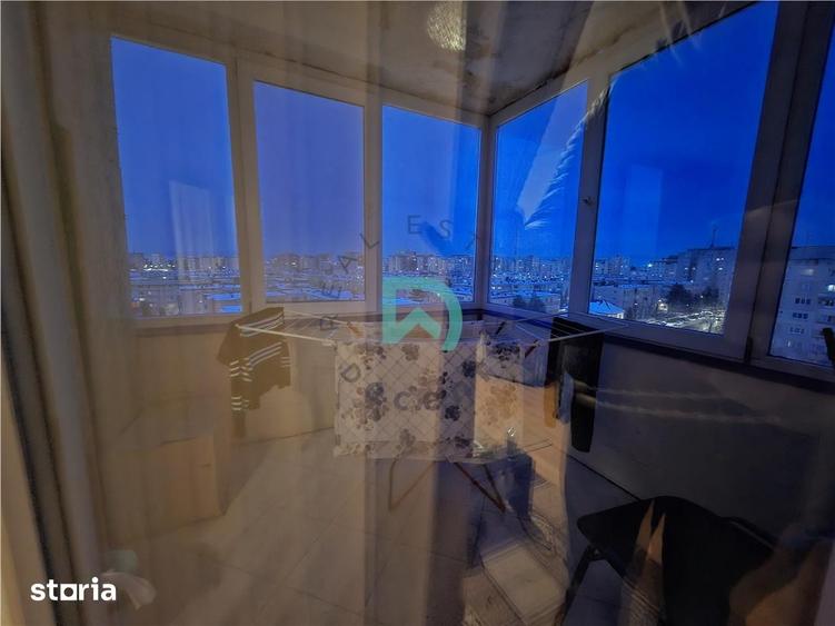 Apartament cu 3 camere decomandat în Astra