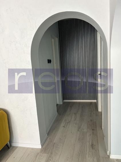 Apartament cu 4 camere decomandat, mobilat în Colentina