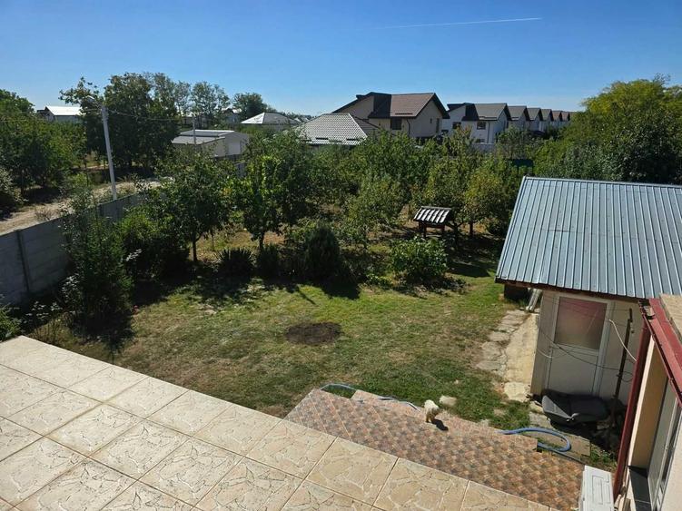 Casă cu 4 camere cu Teren 1300 Mp în Săbăreni