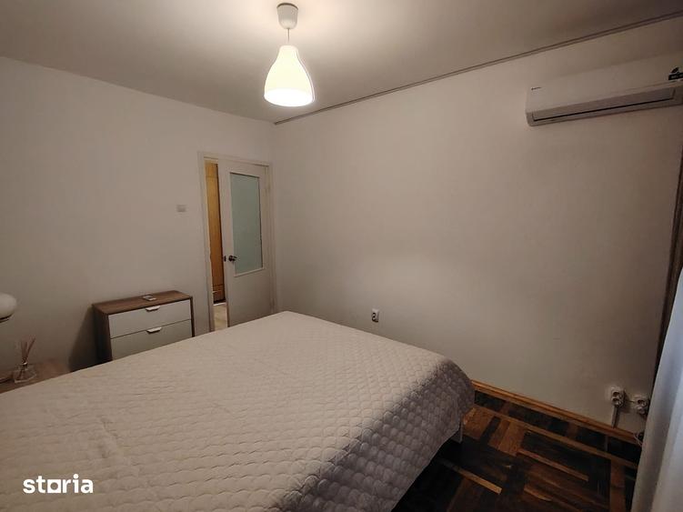 Apartament cu 3 camere în Micro 6