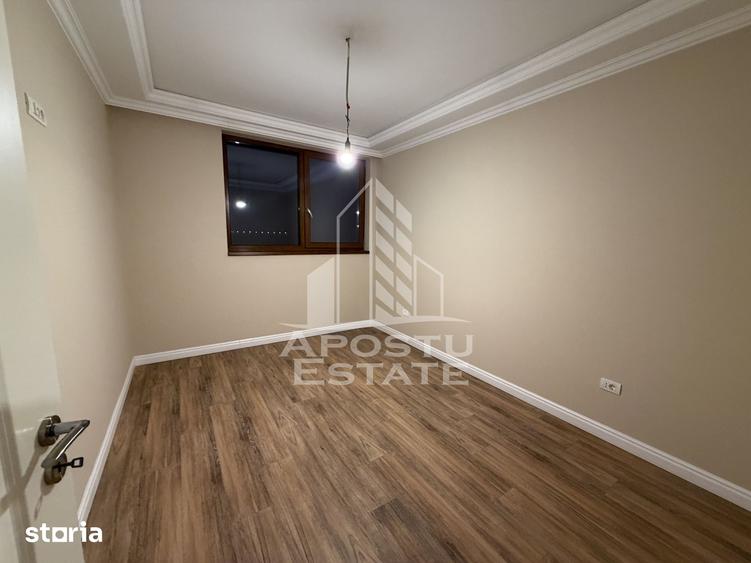 Casă cu 4 camere cu Teren 300 Mp în Central