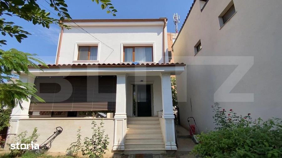Casă cu 5 camere cu Teren 370 Mp în George Enescu
