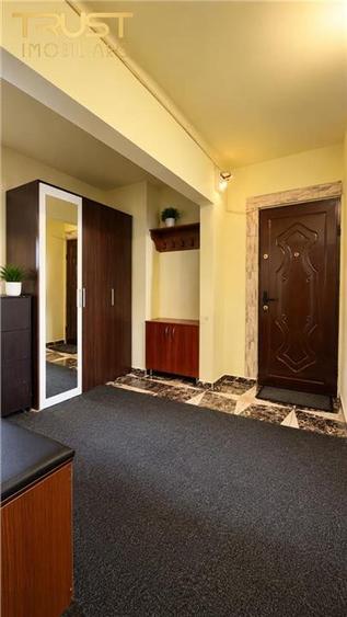Apartament cu 4 camere semidecomandat în Baciu