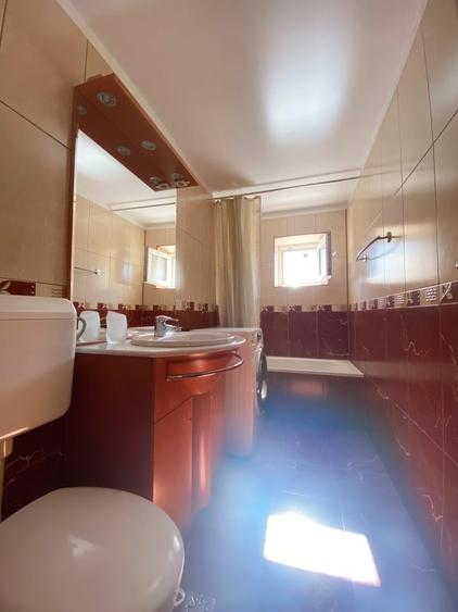 Apartament cu 4 camere decomandat în Vitan Mall