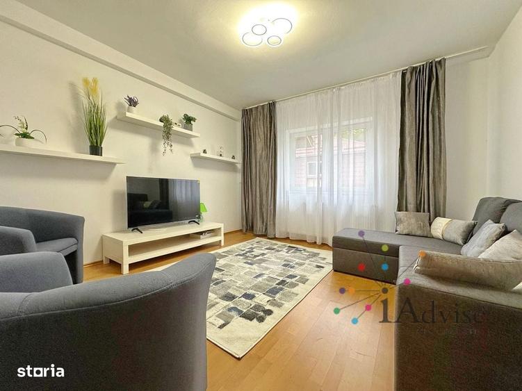 Apartament cu 3 camere decomandat în Centrul Istoric