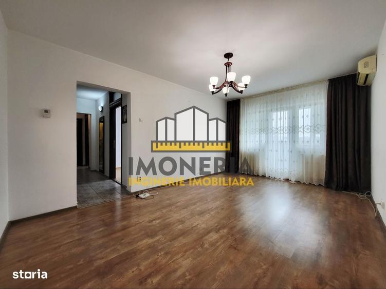 Apartament cu 3 camere semidecomandat în Colentina