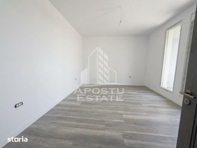 Casă cu 4 camere decomandat cu Teren 570 Mp în Giarmata