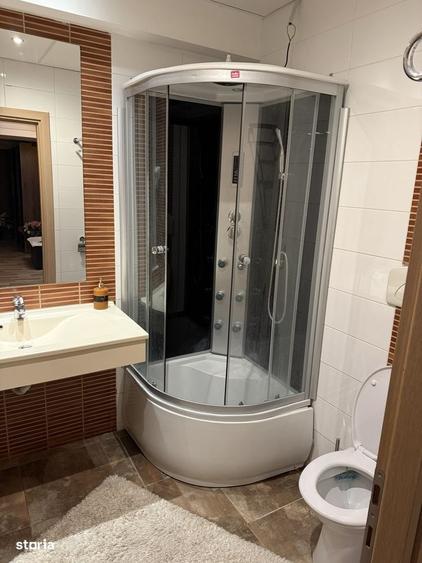 Apartament cu 3 camere decomandat în Vitan