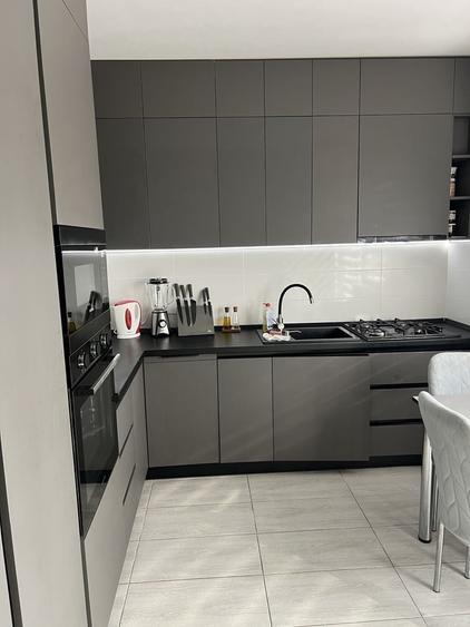 Casă cu 4 camere în Valea Adâncă