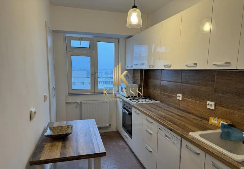 Apartament cu 3 camere decomandat, mobilat în Titulescu