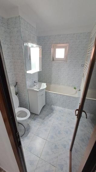 Apartament cu 2 camere decomandat în Lipovei