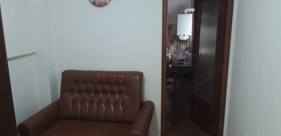Apartament cu 3 camere decomandat în Exterior Vest