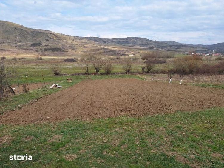 Casă cu 2 camere decomandat cu Teren 90 Mp în Central