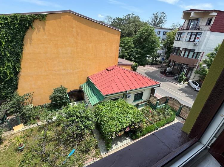 Apartament cu 2 camere nedecomandat în P-ța Muncii