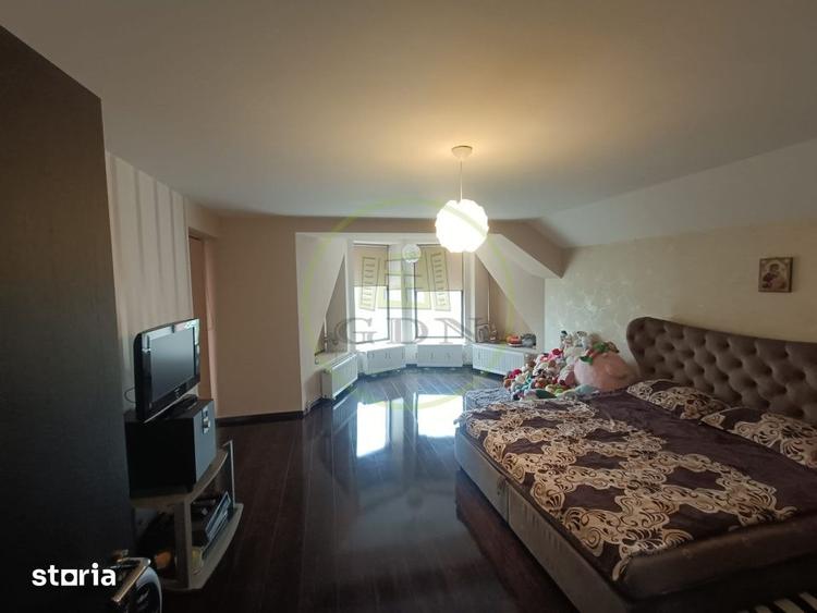 Casă cu 5 camere cu Teren 1600 Mp în Central