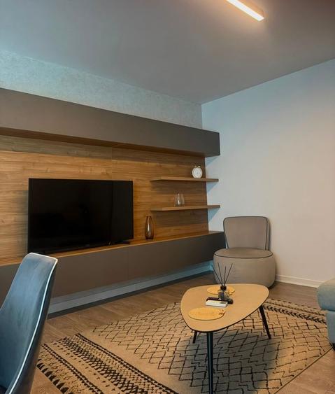 Apartament cu 2 camere semidecomandat, mobilat în Aviației