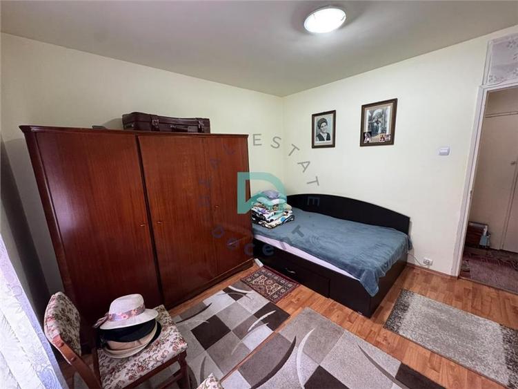 Apartament cu 3 camere decomandat în Astra