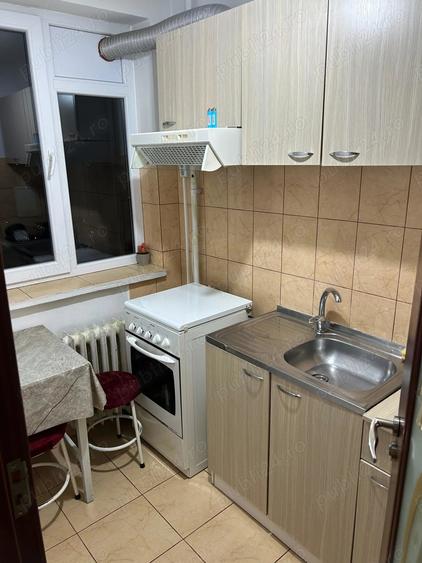 Garsonieră decomandată în Titulescu