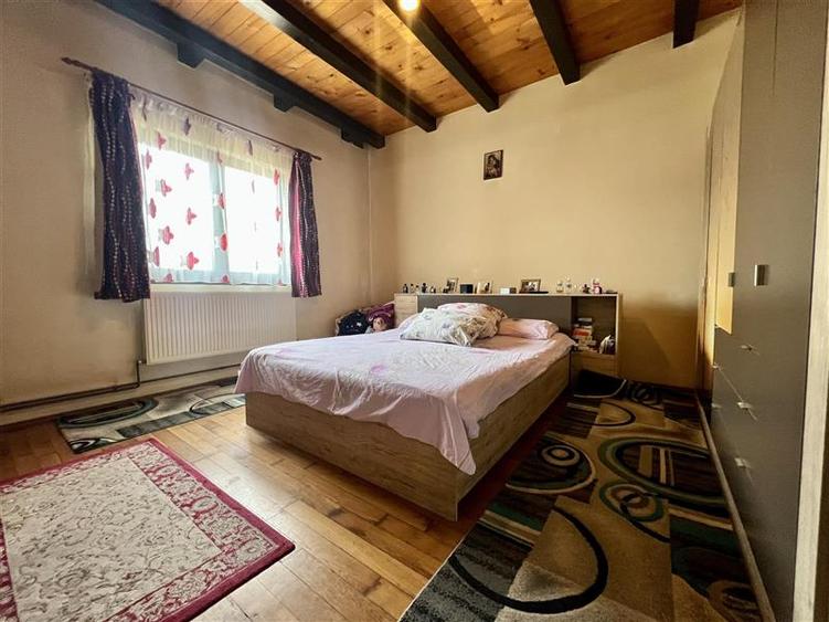 Casă individuală cu 3 camere cu Canalizare în Lunca Cetățuii
