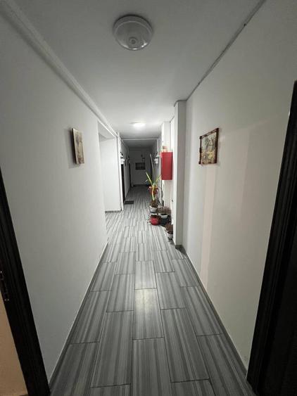 Apartament cu 3 camere semidecomandat în Tăuți