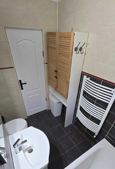 Apartament cu 3 camere decomandat în Plăvăț II