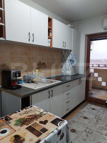Apartament cu 3 camere decomandat, mobilat în Central