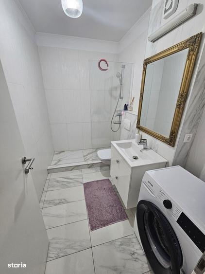 Apartament cu 2 camere semidecomandat în Chinteni