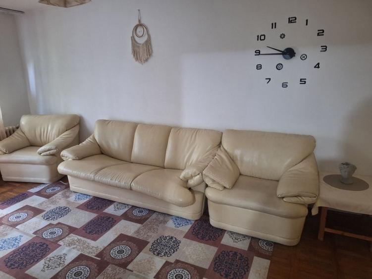 Inchiriez apartament 3 camere decomandat - 12