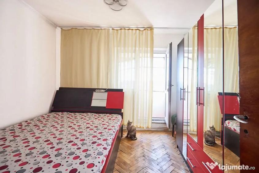 Apartament cu 4 camere decomandat în Central