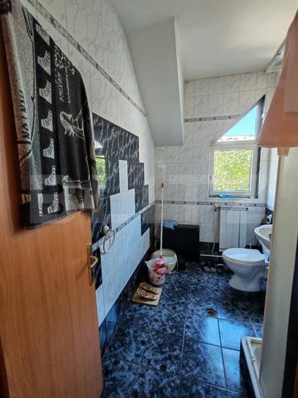 Casă individuală cu 6 camere cu Canalizare în Central