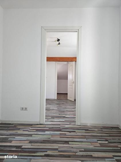 Apartament cu 3 camere decomandat în Sud