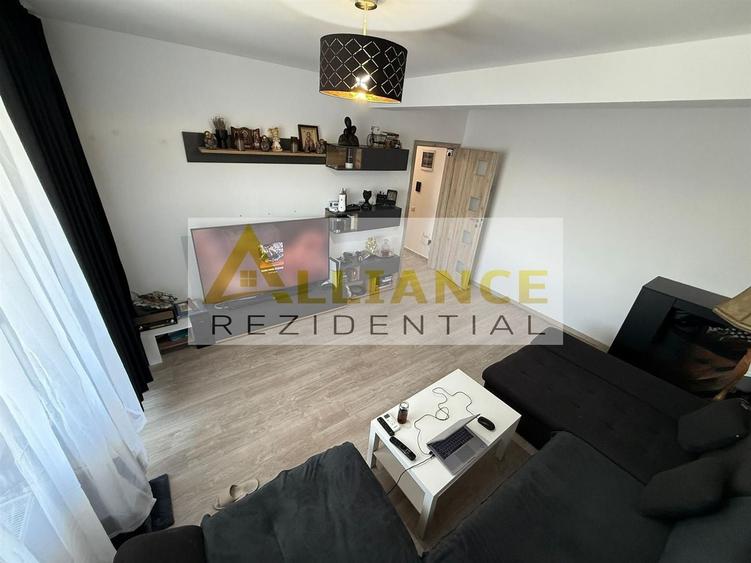 Apartament cu 2 camere decomandat, mobilat în Sud
