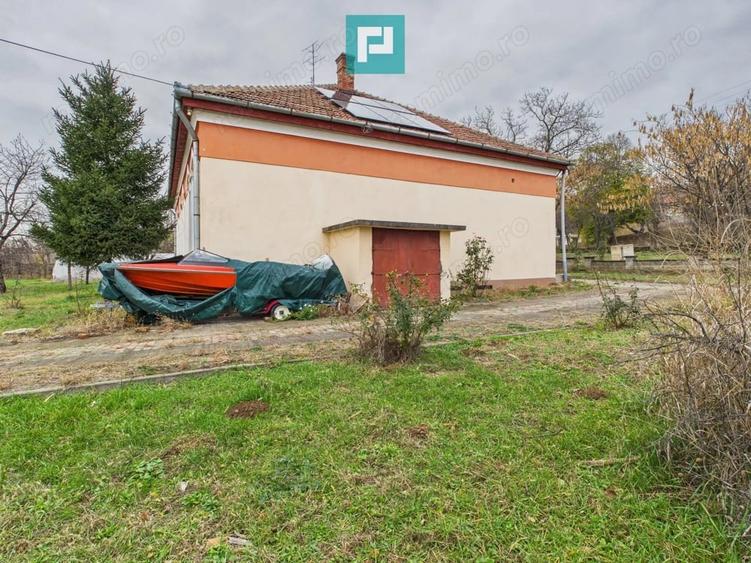 Casă cu Teren 2703 Mp în Ghioroc